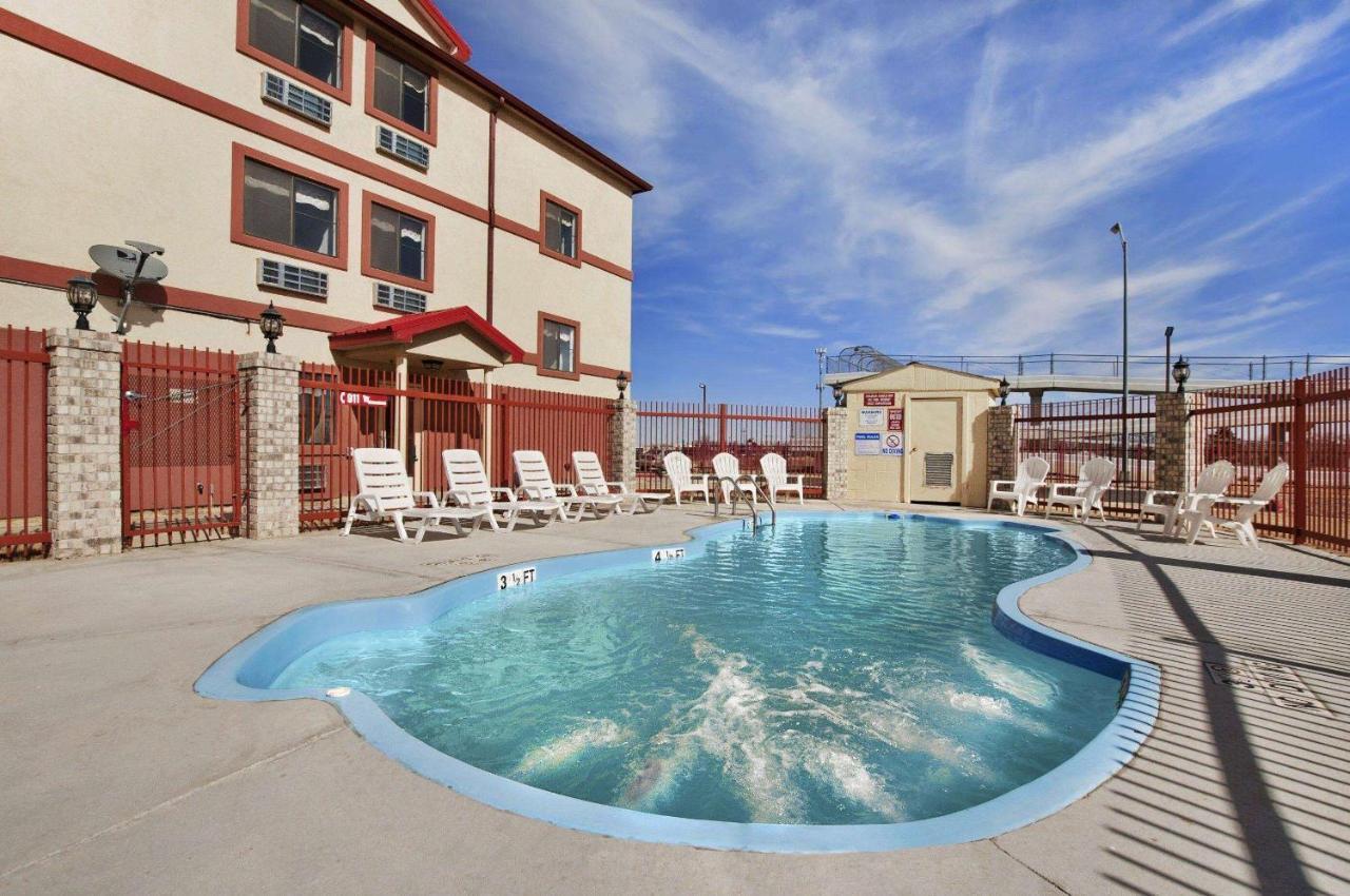Howard Johnson By Wyndham Lubbock Tx Экстерьер фото