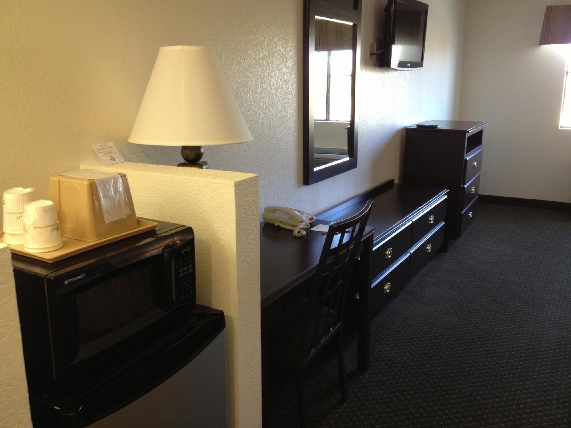 Howard Johnson By Wyndham Lubbock Tx Экстерьер фото