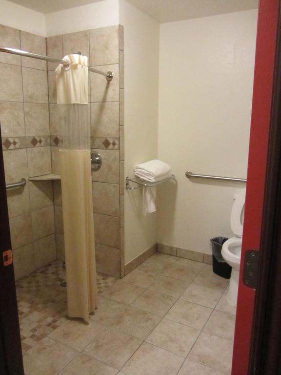 Howard Johnson By Wyndham Lubbock Tx Экстерьер фото